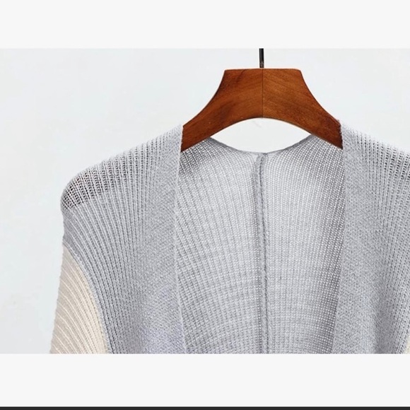 Open Front Color Block Batwing Ruana - Picture 7 of 9